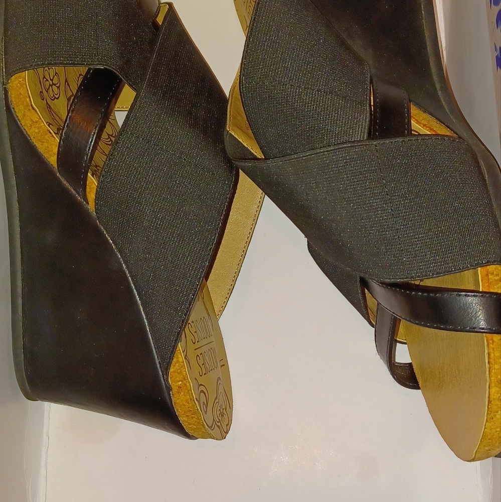 Ladies Mooties Tootsies Black  Wedge Summer  Sandles